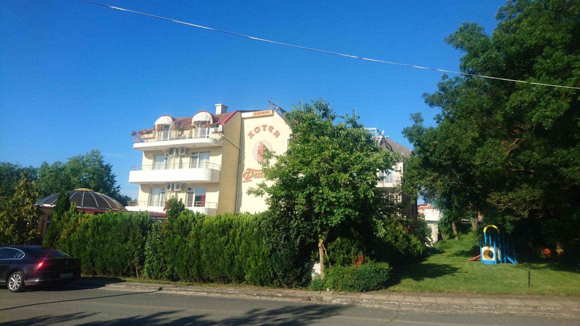 Hotel Feniks Lozenets Exterior photo